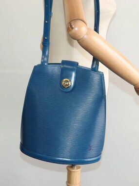 LOUIS VUITTON Epi Cluny Shoulder Bag Blue M52255 LV Auth KD308